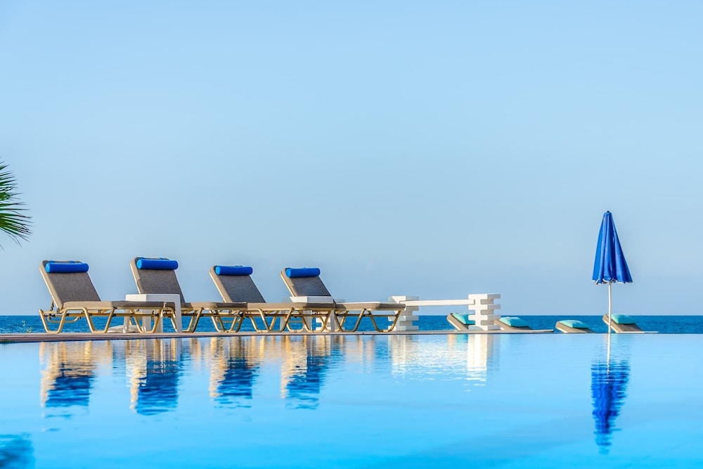 Pyrgos Blue — Swimming pool in Malia