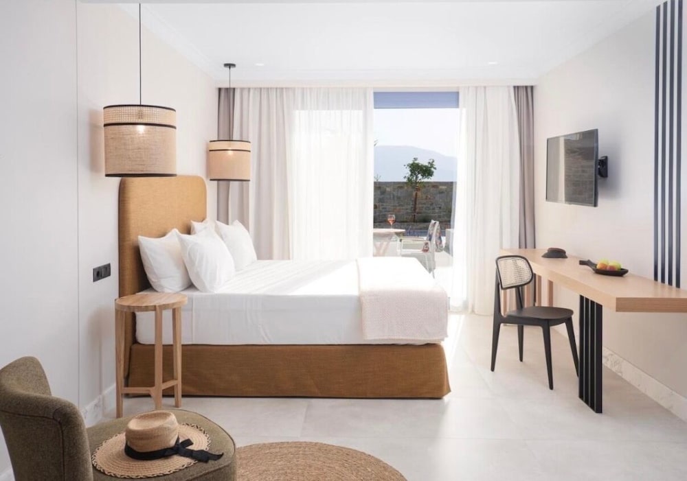 Pyrgos Blue — Hotel rooms in Malia