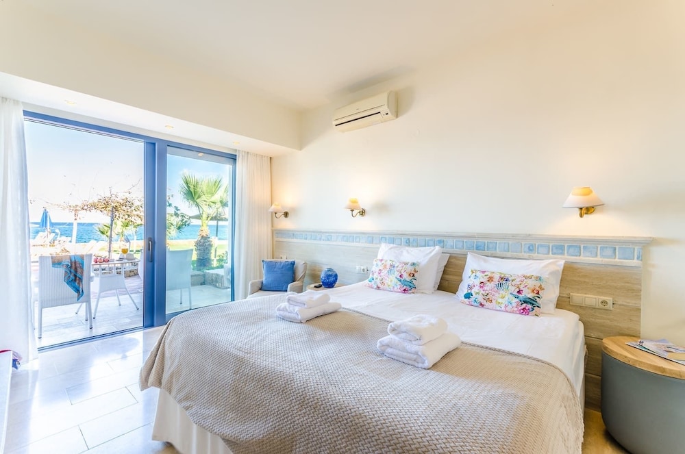 Pyrgos Blue — Hotel rooms in Malia