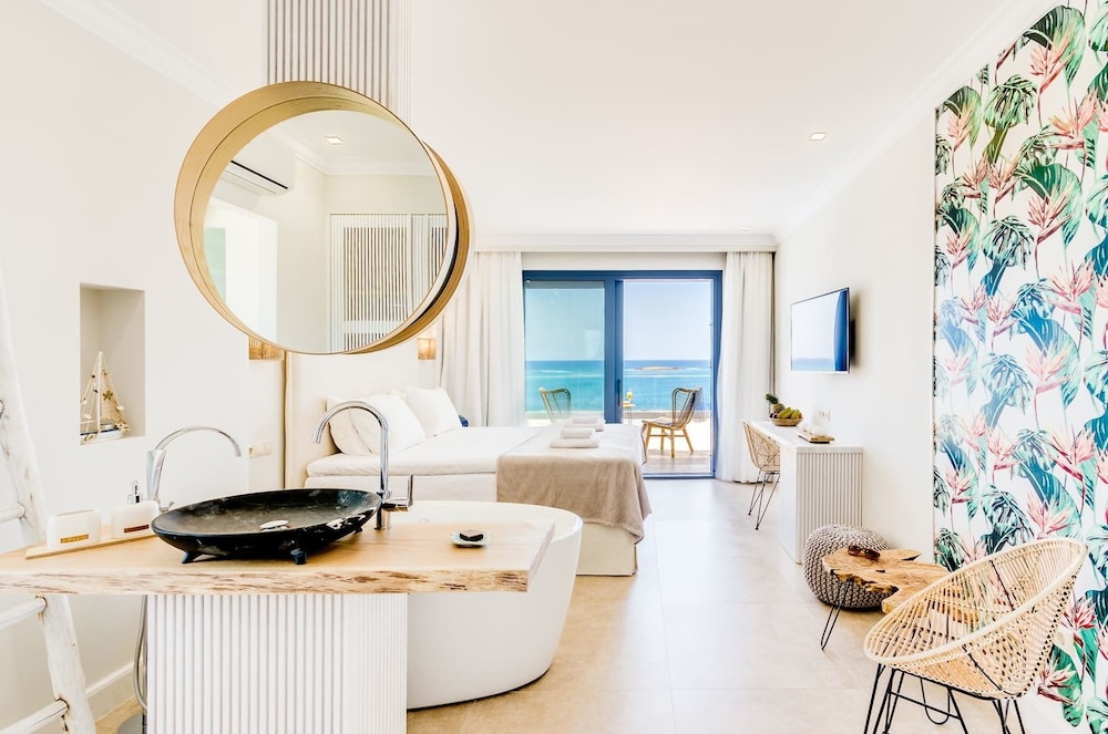 Pyrgos Blue — Hotel rooms in Malia