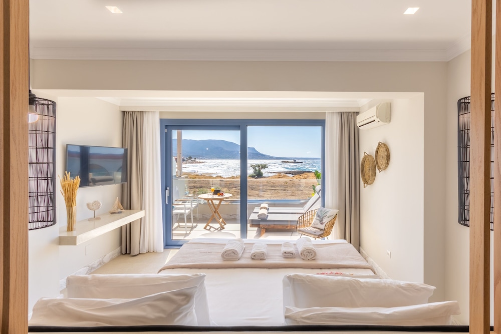Pyrgos Blue — Hotel rooms in Malia
