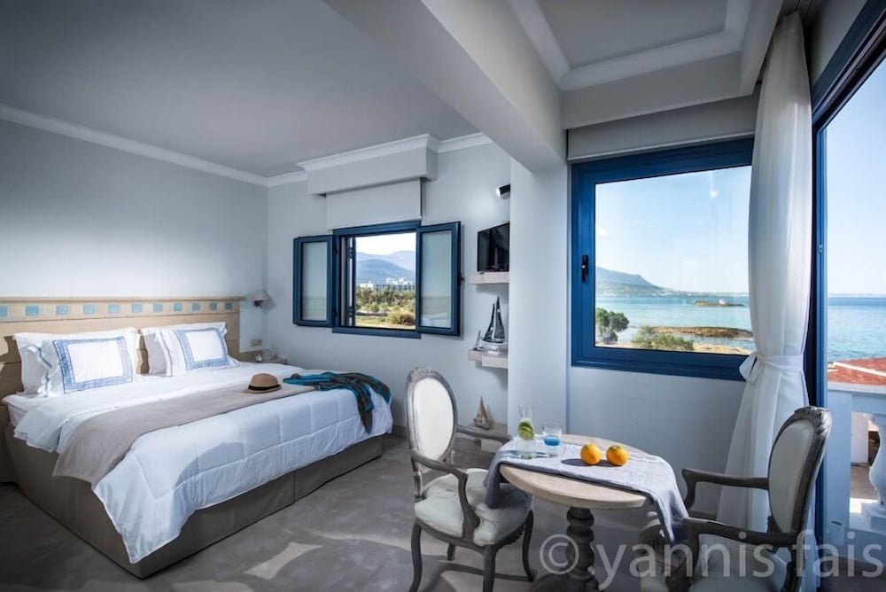 Pyrgos Blue — Hotel rooms in Malia