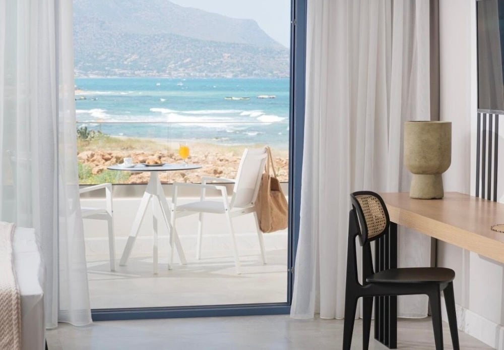 Pyrgos Blue — Hotel rooms in Malia