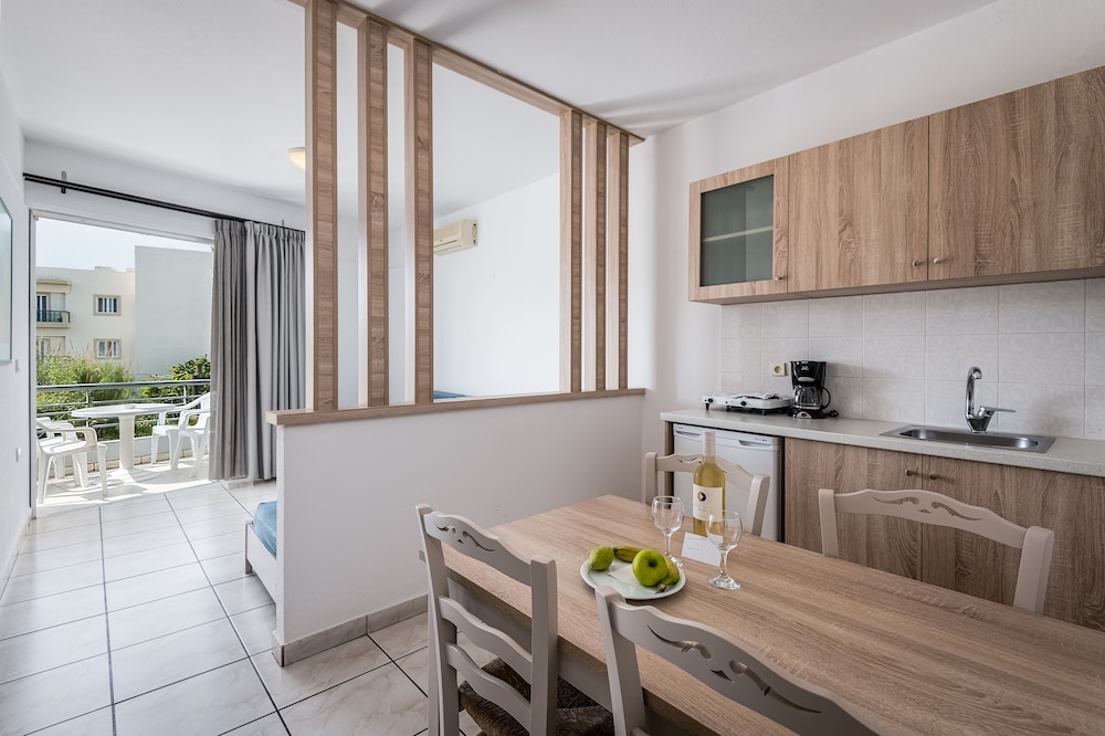 Angela — Hotel rooms in Kos Town, South Aegean