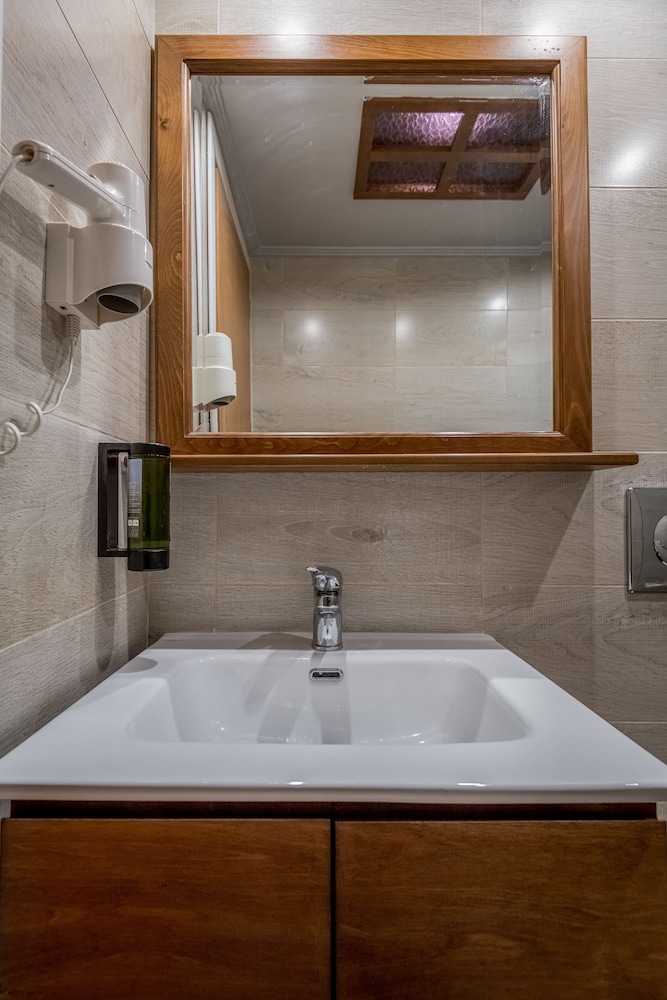 Angela — Hotel rooms in Kos Town, South Aegean