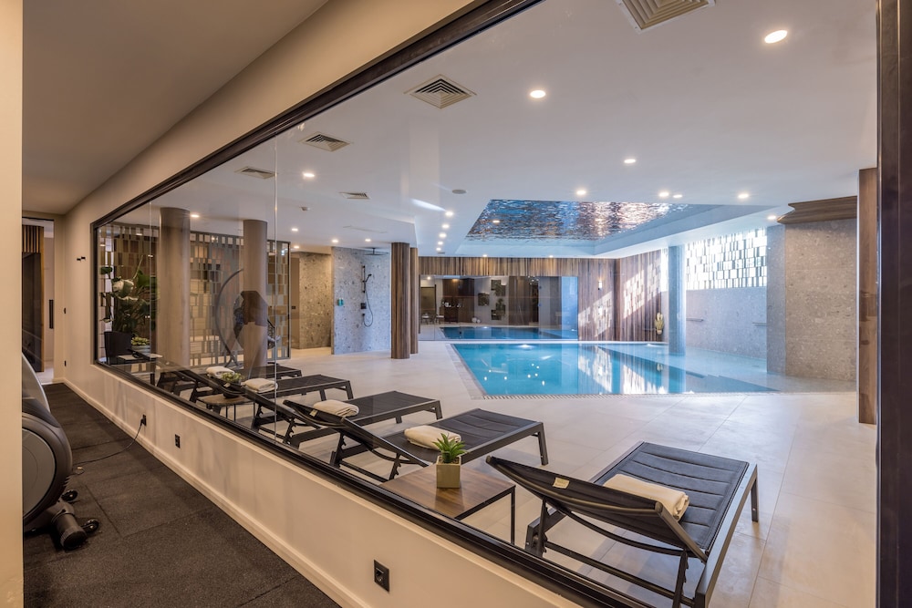 Hotel Olivier — Swimming pool in Split, Split-Dalmatia