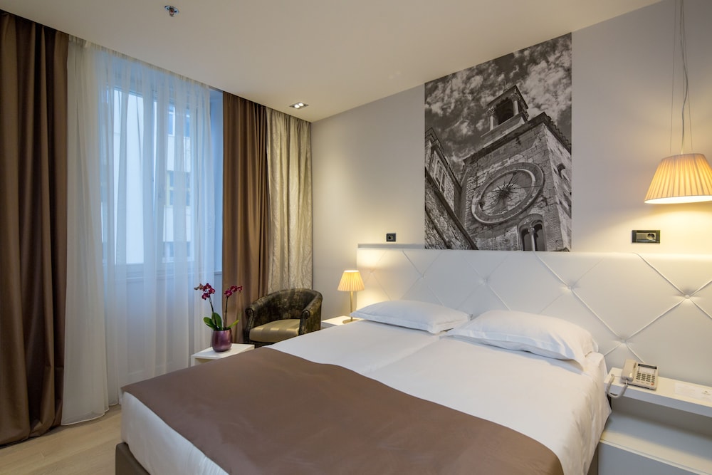 Cornaro Hotel — Hotel rooms in Split, Split-Dalmatia