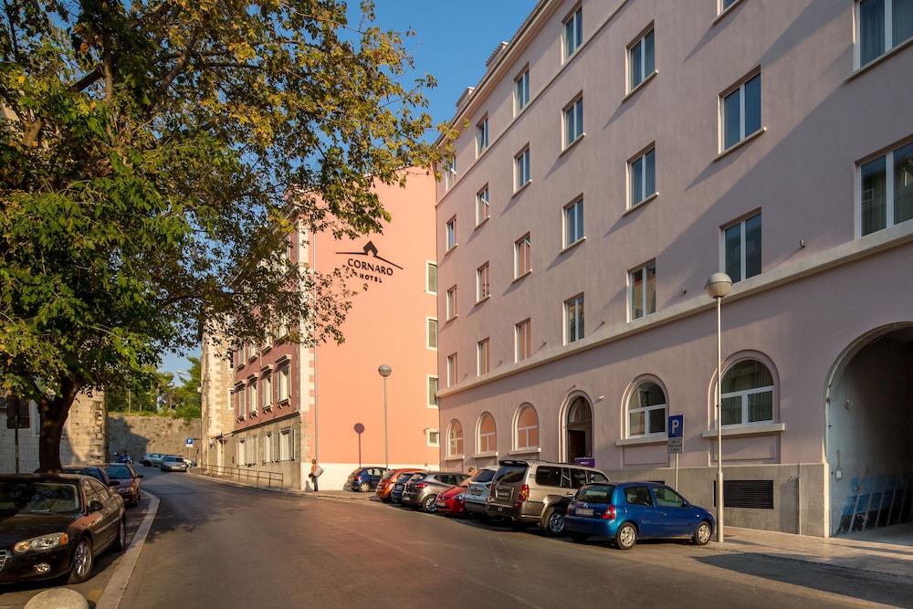 Cornaro Hotel — Hotel building in Split, Split-Dalmatia
