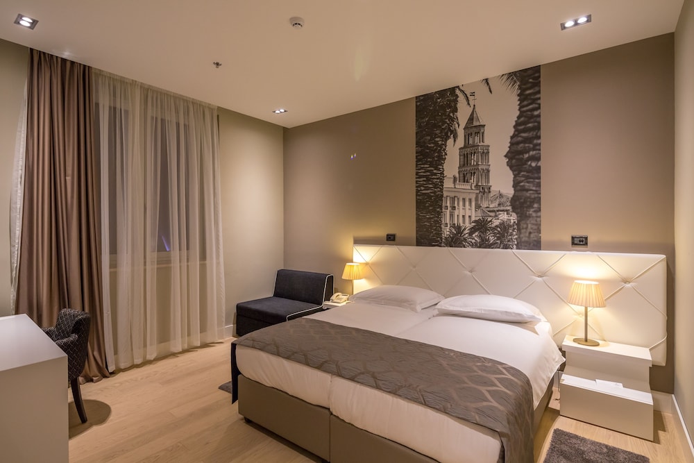 Cornaro Hotel — Hotel rooms in Split, Split-Dalmatia