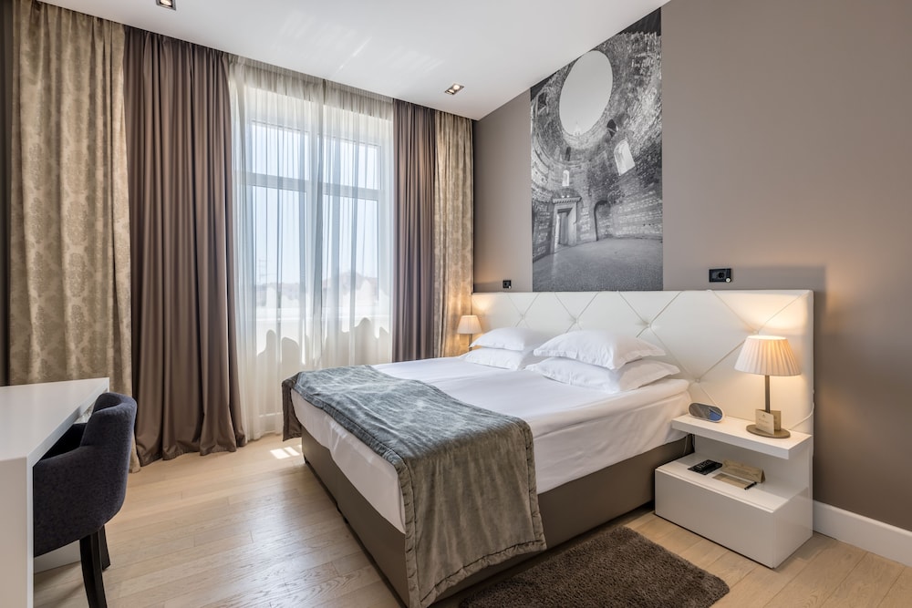 Cornaro Hotel — Hotel rooms in Split, Split-Dalmatia