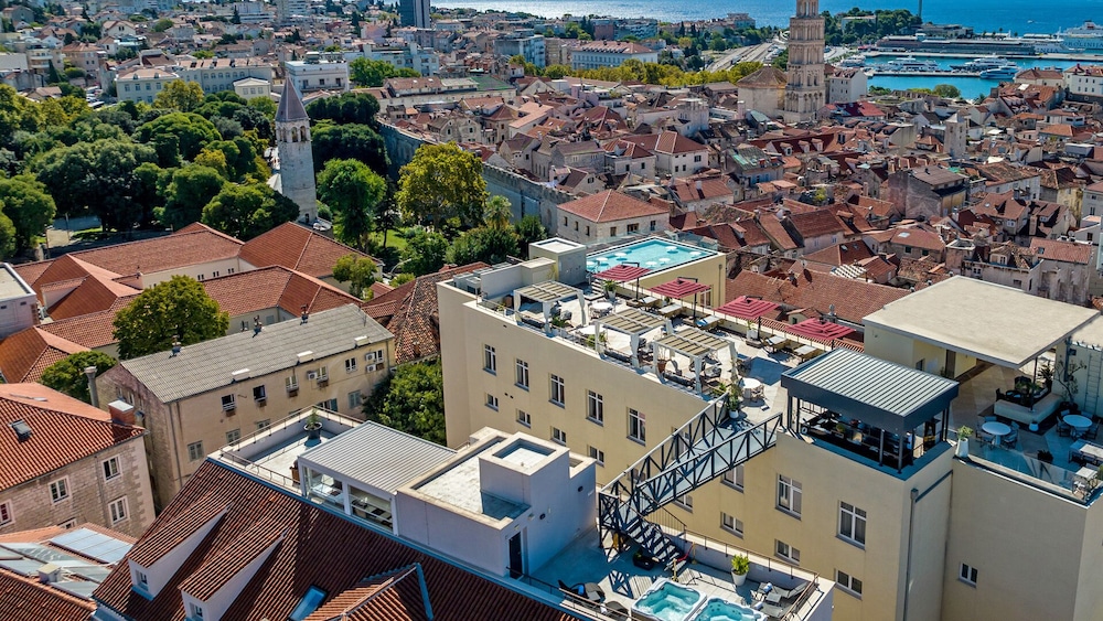 Cornaro Hotel — Main photo in Split, Split-Dalmatia