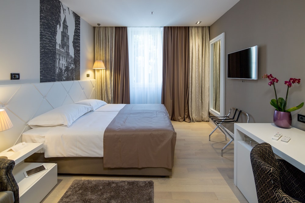 Cornaro Hotel — Hotel rooms in Split, Split-Dalmatia