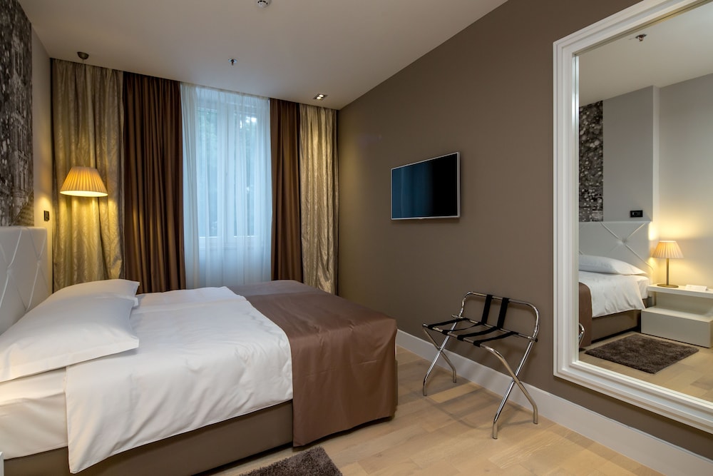 Cornaro Hotel — Hotel rooms in Split, Split-Dalmatia