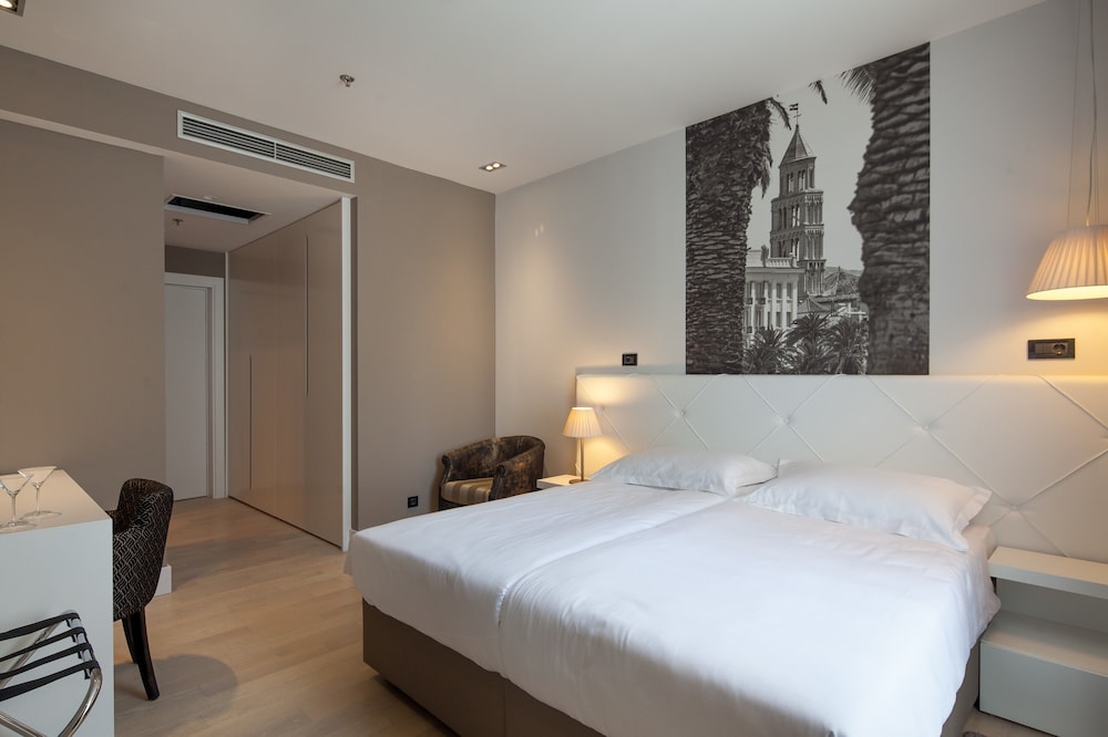 Cornaro Hotel — Hotel rooms in Split, Split-Dalmatia
