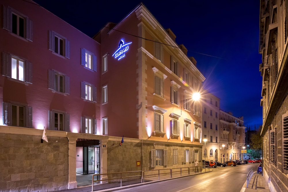 Cornaro Hotel — Hotel building in Split, Split-Dalmatia