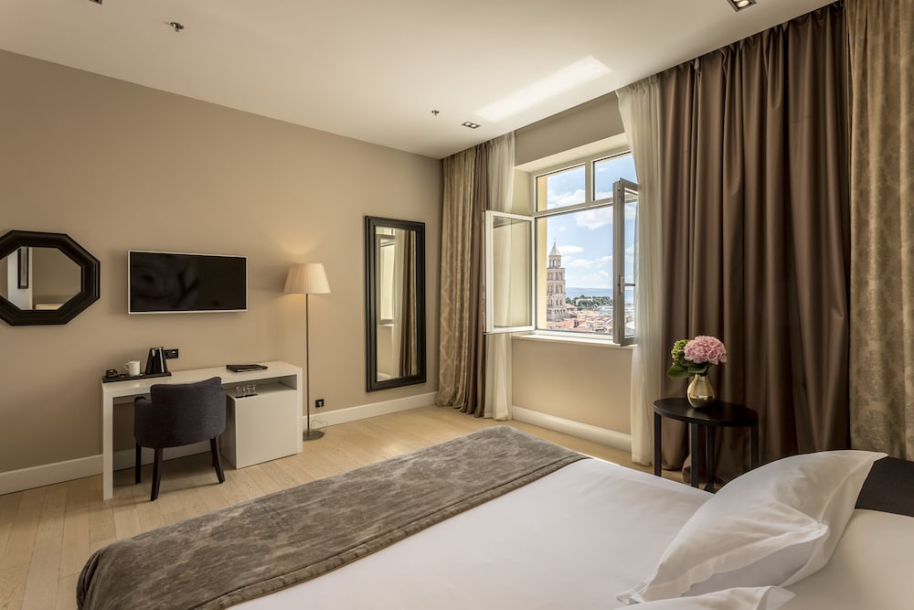 Cornaro Hotel — Hotel rooms in Split, Split-Dalmatia