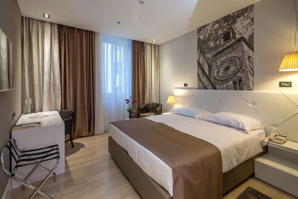 Cornaro Hotel — Hotel rooms in Split, Split-Dalmatia