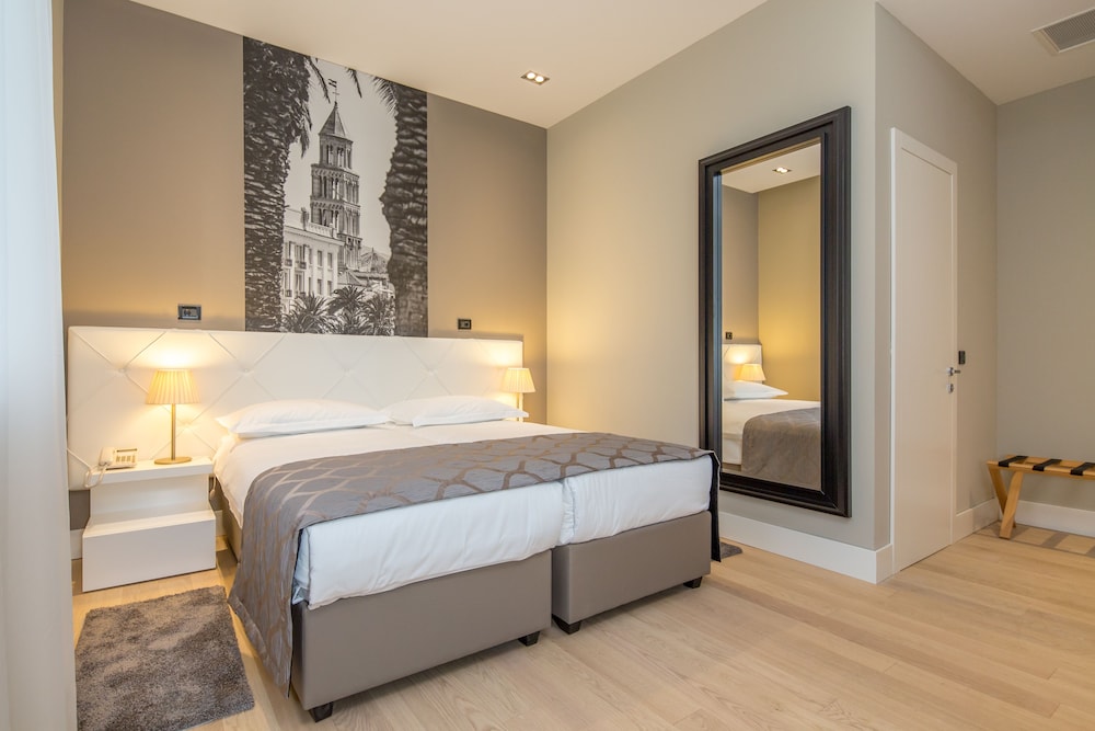 Cornaro Hotel — Hotel rooms in Split, Split-Dalmatia