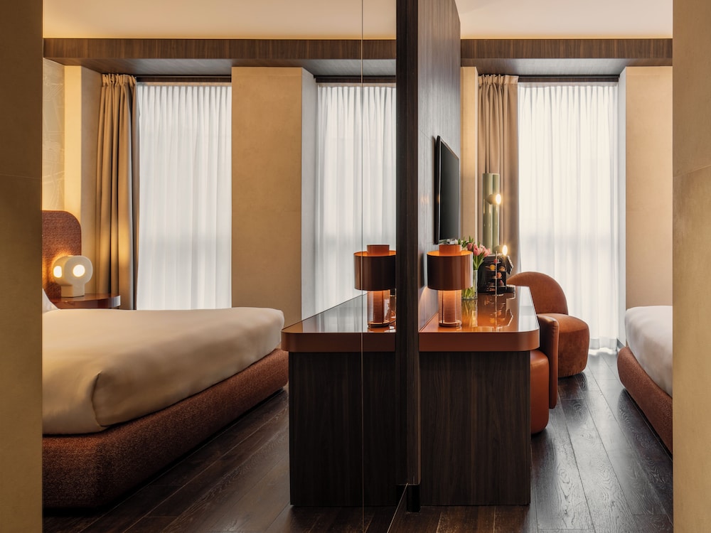 Hyatt Centric Milan Centrale — Hotel rooms in Milan, Lombardy