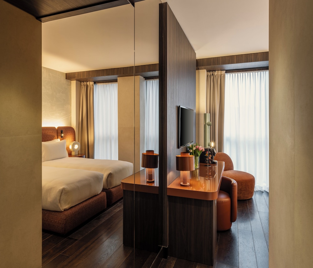 Hyatt Centric Milan Centrale — Hotel rooms in Milan, Lombardy