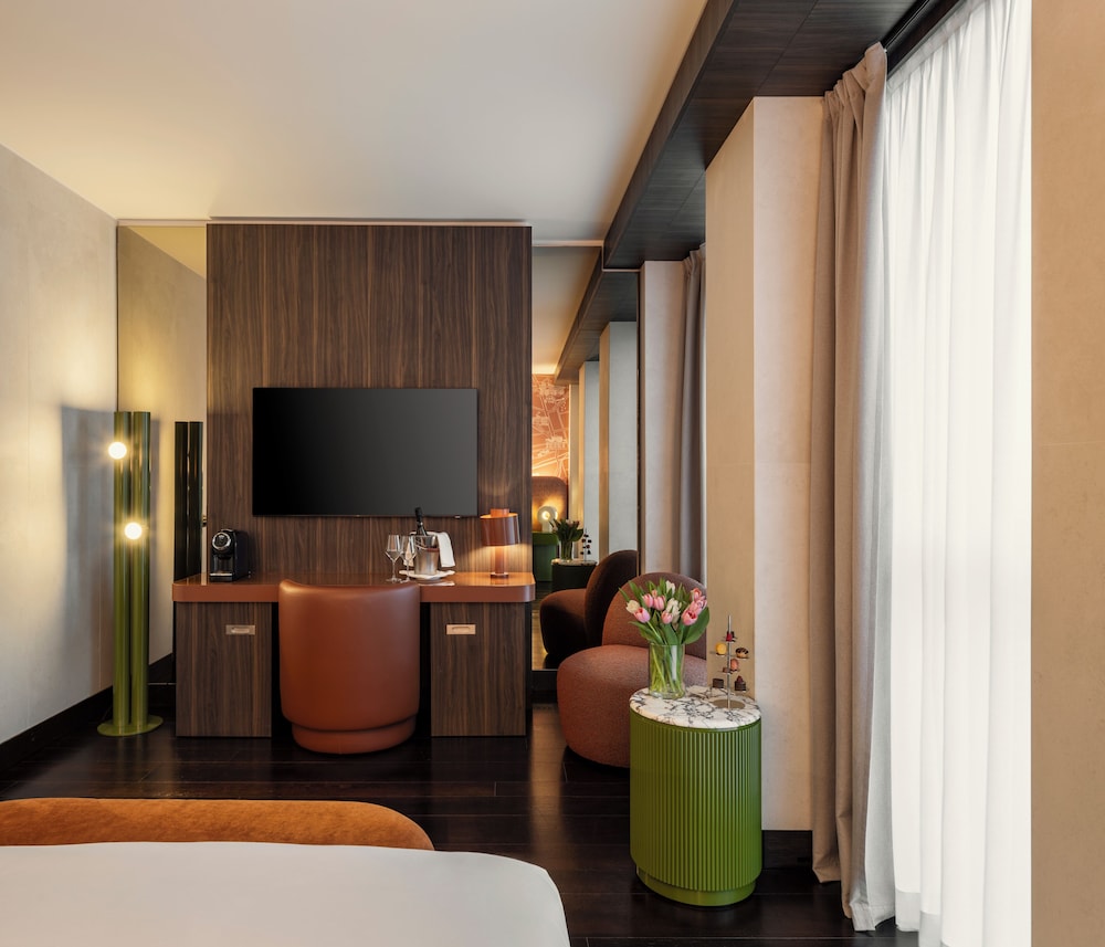 Hyatt Centric Milan Centrale — Hotel rooms in Milan, Lombardy