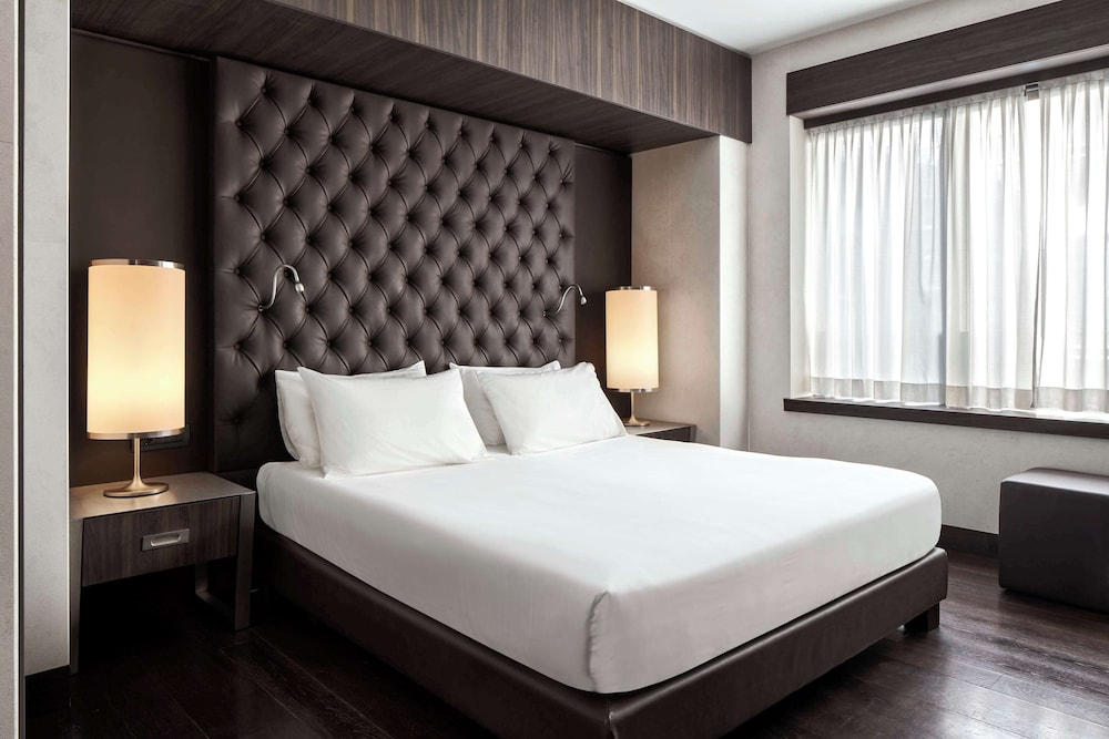 Hyatt Centric Milan Centrale — Hotel rooms in Milan, Lombardy