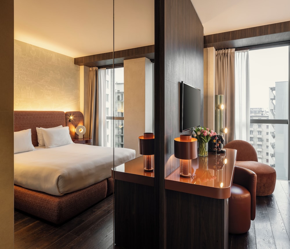 Hyatt Centric Milan Centrale — Hotel rooms in Milan, Lombardy
