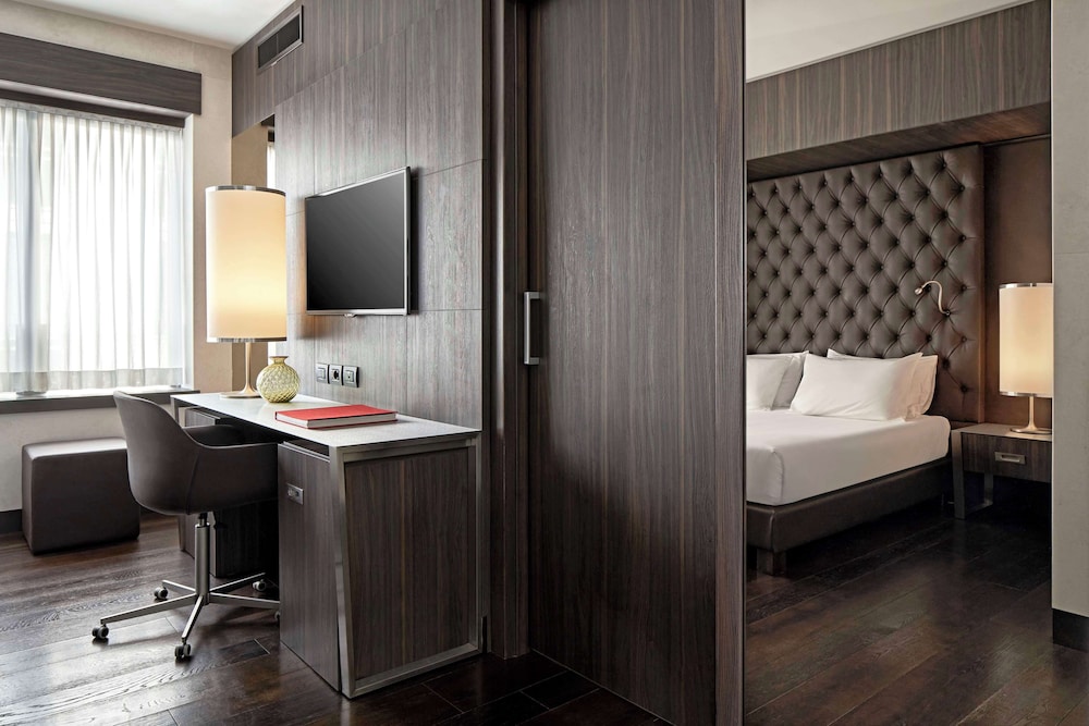 Hyatt Centric Milan Centrale — Hotel rooms in Milan, Lombardy