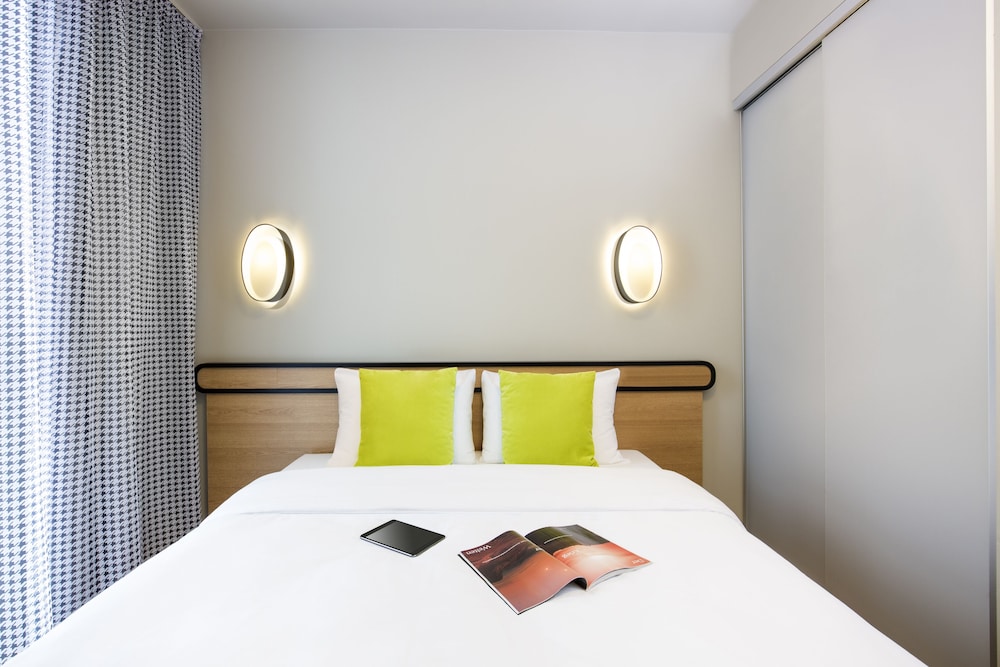 Aparthotel Adagio Access Muenchen City Olympiapark — Hotel rooms in Munich, Bavaria
