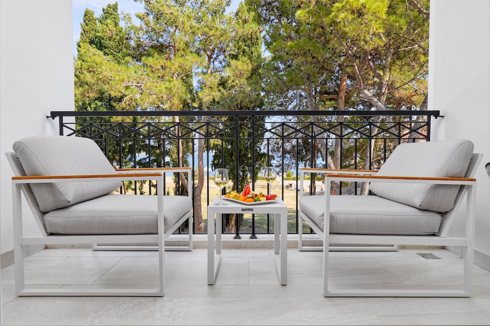 Crowne Plaza Budva by IHG — Hotel rooms in Budva, Budva Municipality