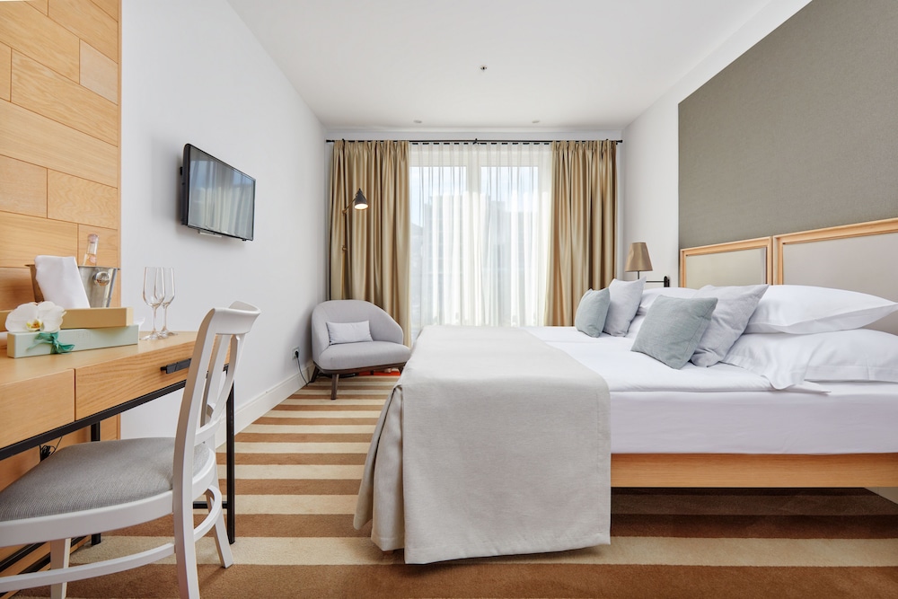 Crowne Plaza Budva by IHG — Hotel rooms in Budva, Budva Municipality