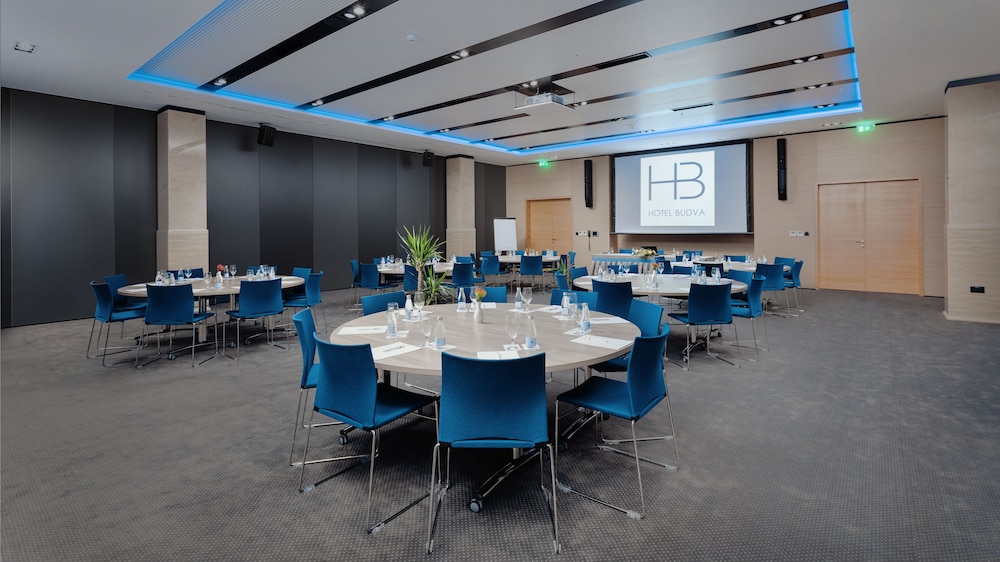 Crowne Plaza Budva by IHG — Hotel building in Budva, Budva Municipality