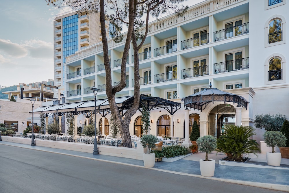 Crowne Plaza Budva by IHG — Hotel building in Budva, Budva Municipality