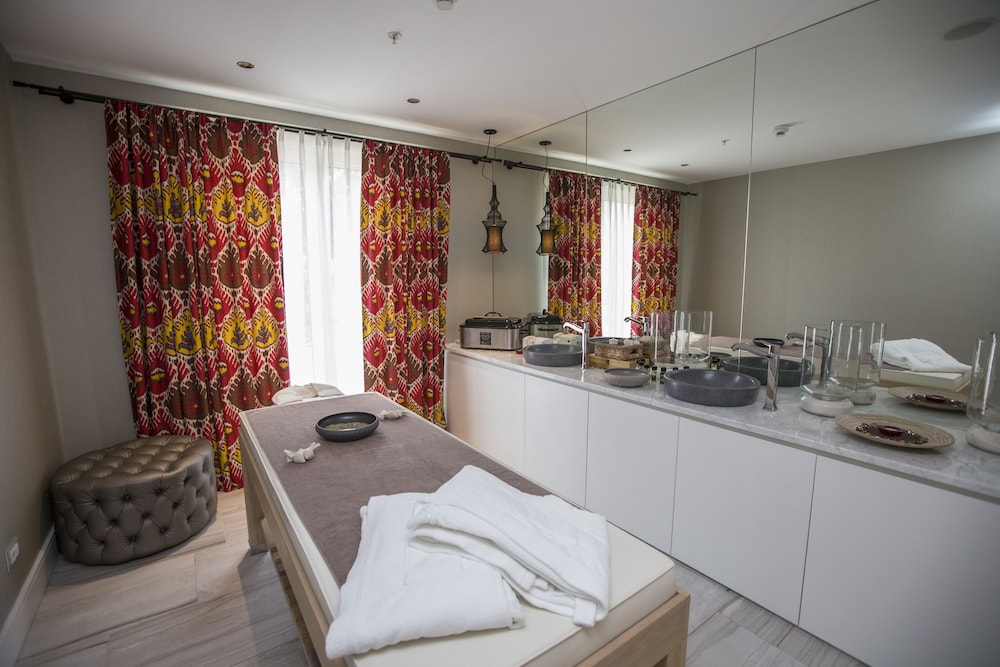 Crowne Plaza Budva by IHG — Hotel rooms in Budva, Budva Municipality