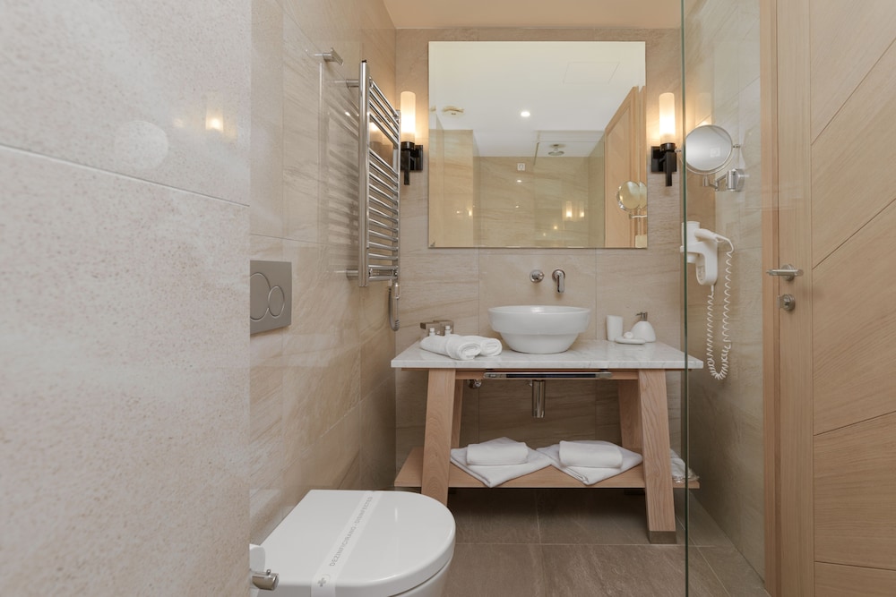 Crowne Plaza Budva by IHG — Hotel rooms in Budva, Budva Municipality