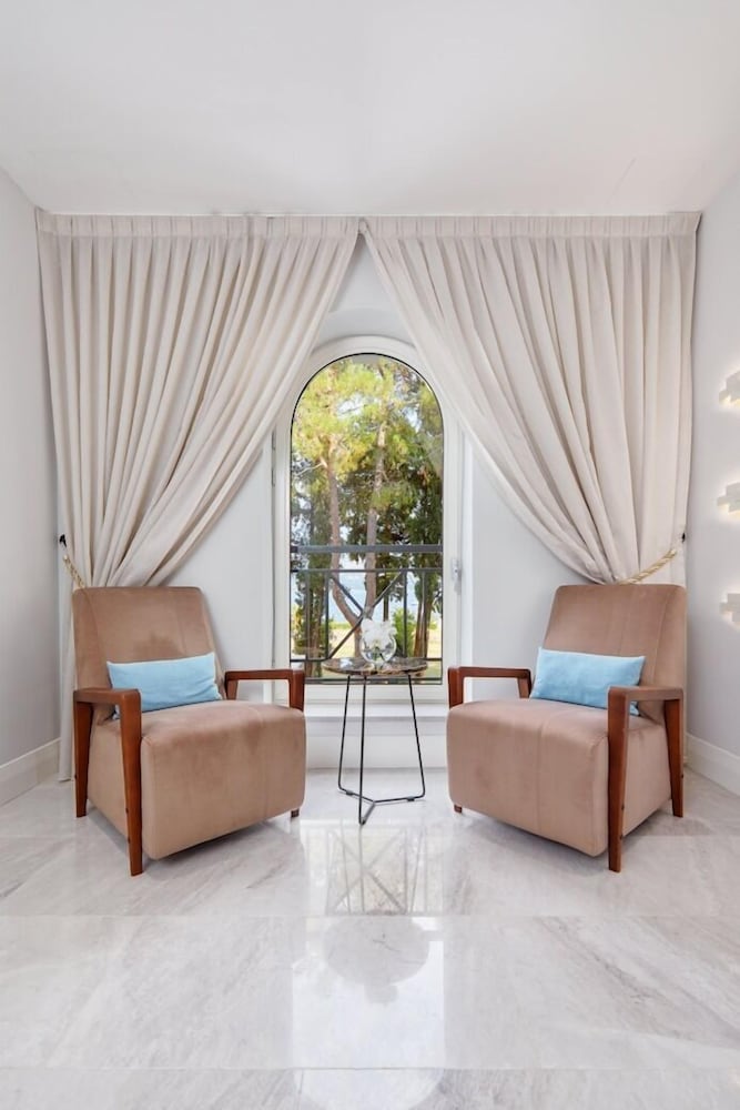 Crowne Plaza Budva by IHG — Hotel rooms in Budva, Budva Municipality