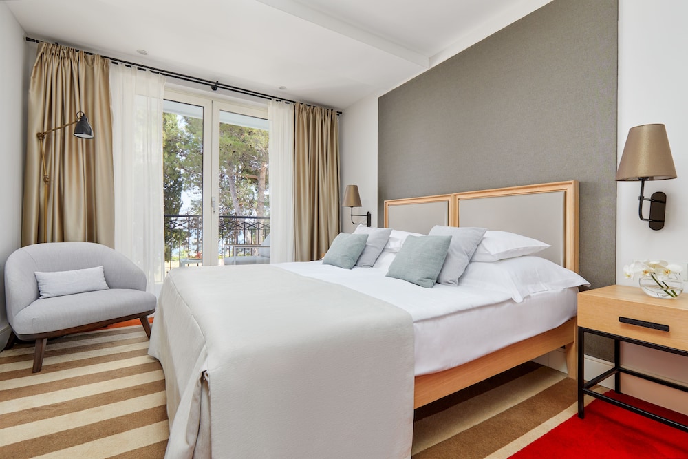 Crowne Plaza Budva by IHG — Hotel rooms in Budva, Budva Municipality