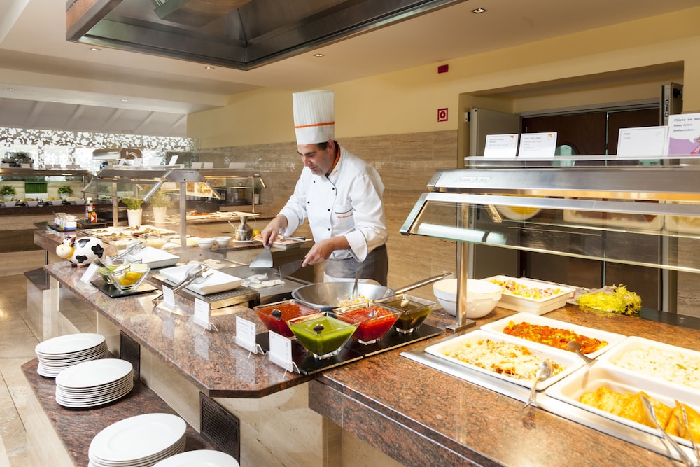 BQ Alcudia Sun Village - All Inclusive — Restaurant & bars in Playa de Muro, Balearic Islands