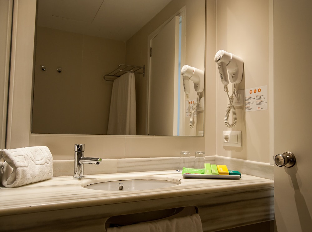 BQ Alcudia Sun Village - All Inclusive — Hotel rooms in Playa de Muro, Balearic Islands