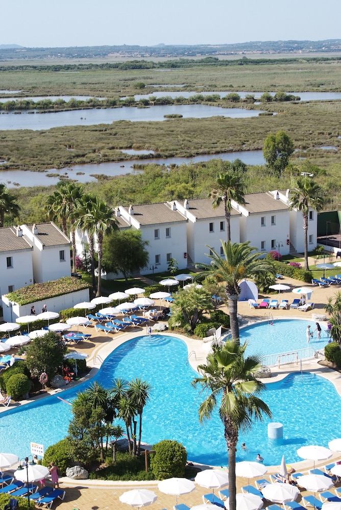 BQ Alcudia Sun Village - All Inclusive — Swimming pool in Playa de Muro, Balearic Islands