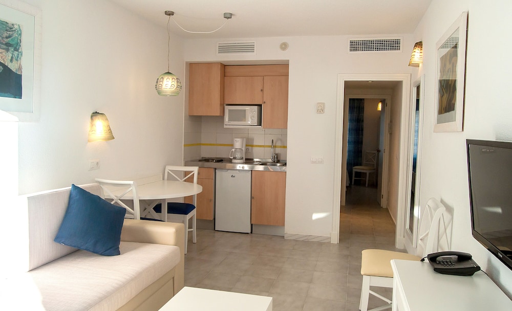 BQ Alcudia Sun Village - All Inclusive — Hotel rooms in Playa de Muro, Balearic Islands