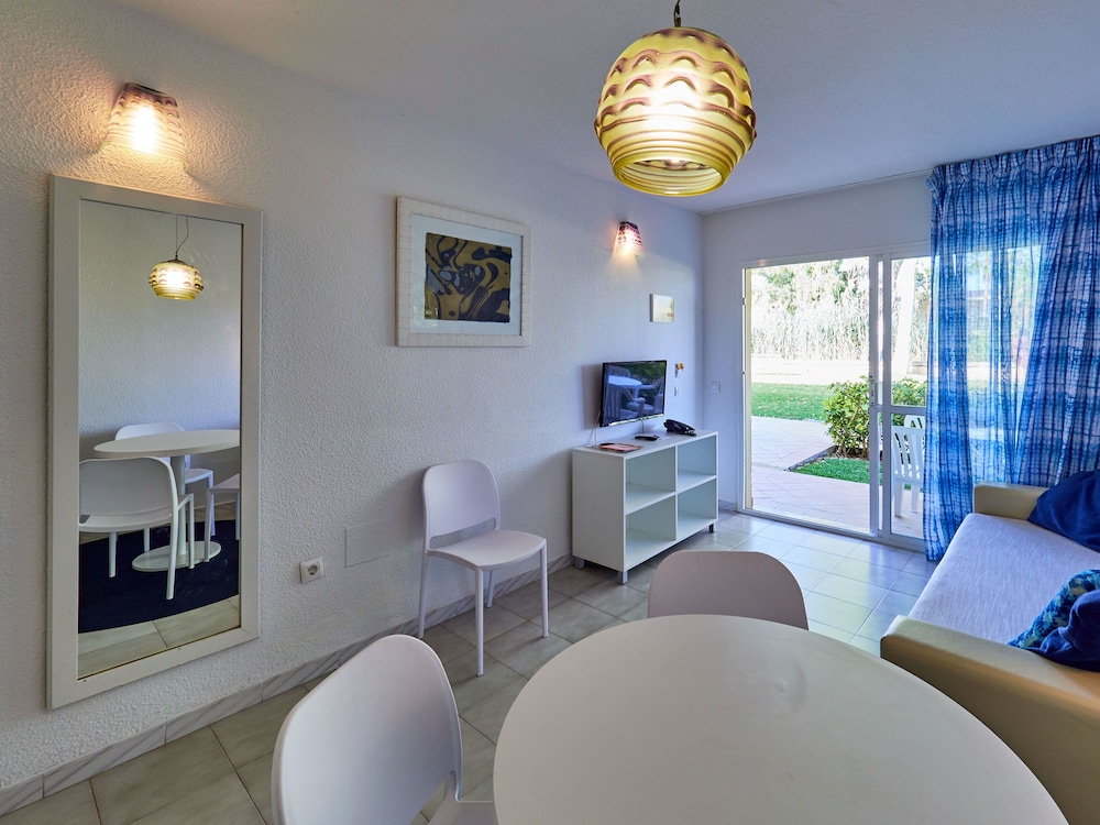 BQ Alcudia Sun Village - All Inclusive — Hotel rooms in Playa de Muro, Balearic Islands