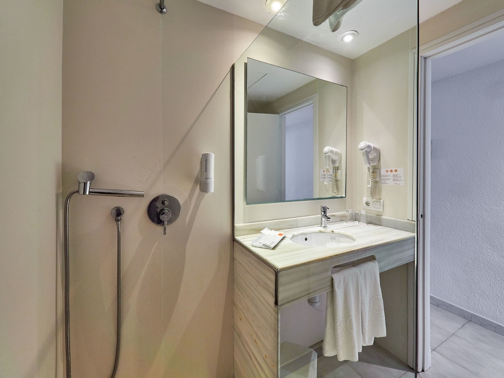 BQ Alcudia Sun Village - All Inclusive — Hotel rooms in Playa de Muro, Balearic Islands
