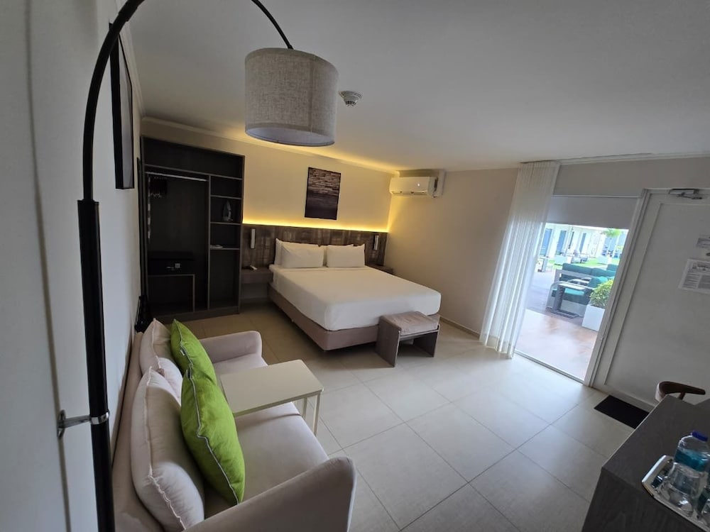 Aruba Boutique & Art Hotel, Adults Only — Hotel rooms in Noord, Aruba
