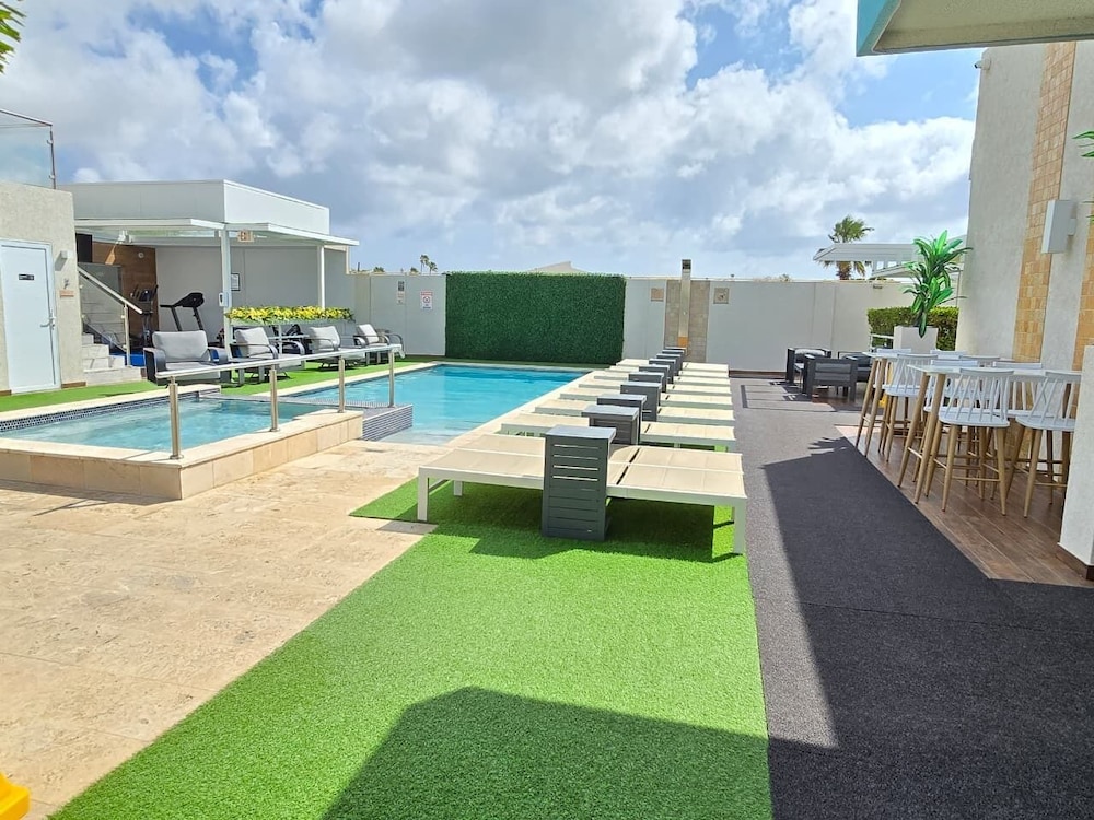 Aruba Boutique & Art Hotel, Adults Only — Swimming pool in Noord, Aruba