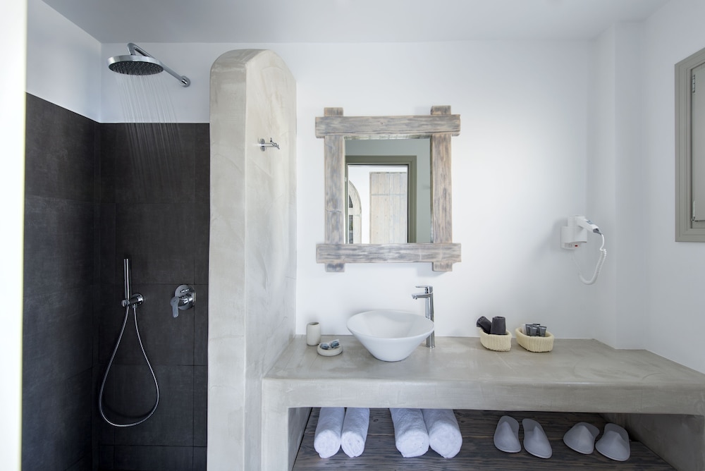 Caldera's Dolphin Suites — Hotel rooms in Megalochori (Santorini), South Aegean
