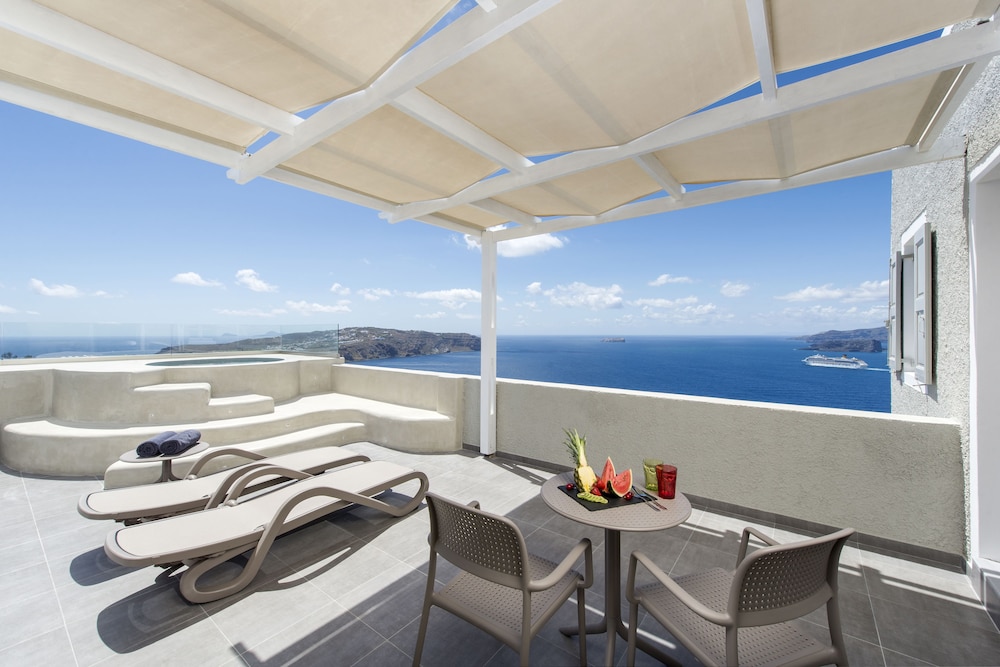 Caldera's Dolphin Suites — Hotel rooms in Megalochori (Santorini), South Aegean