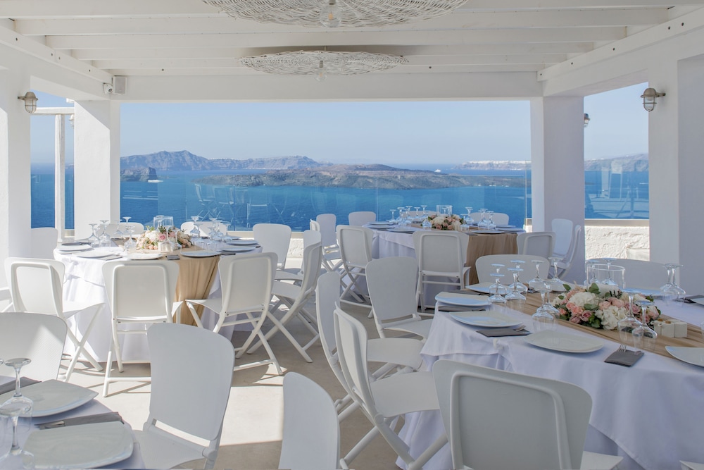 Caldera's Dolphin Suites — Restaurant & bars in Megalochori (Santorini), South Aegean