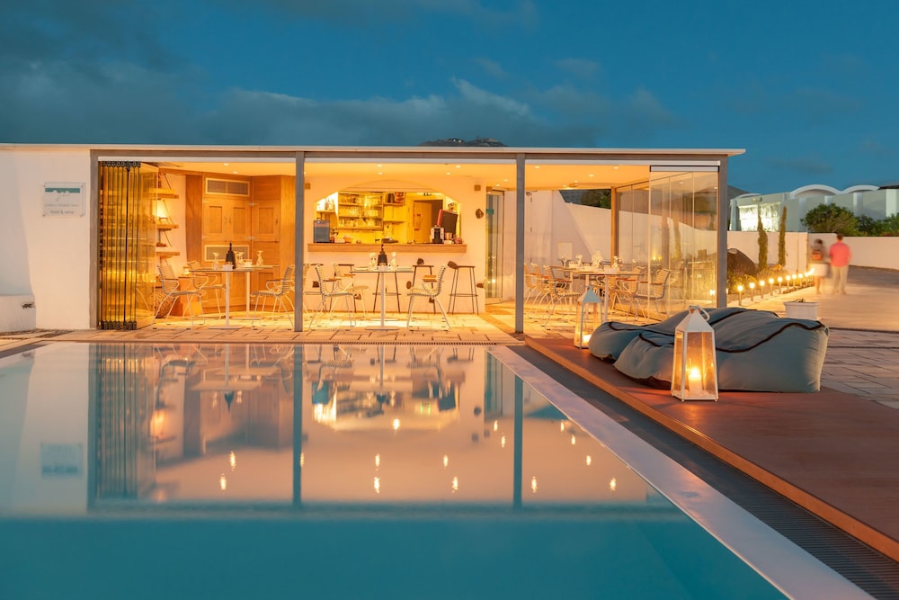 Caldera's Dolphin Suites — Restaurant & bars in Megalochori (Santorini), South Aegean