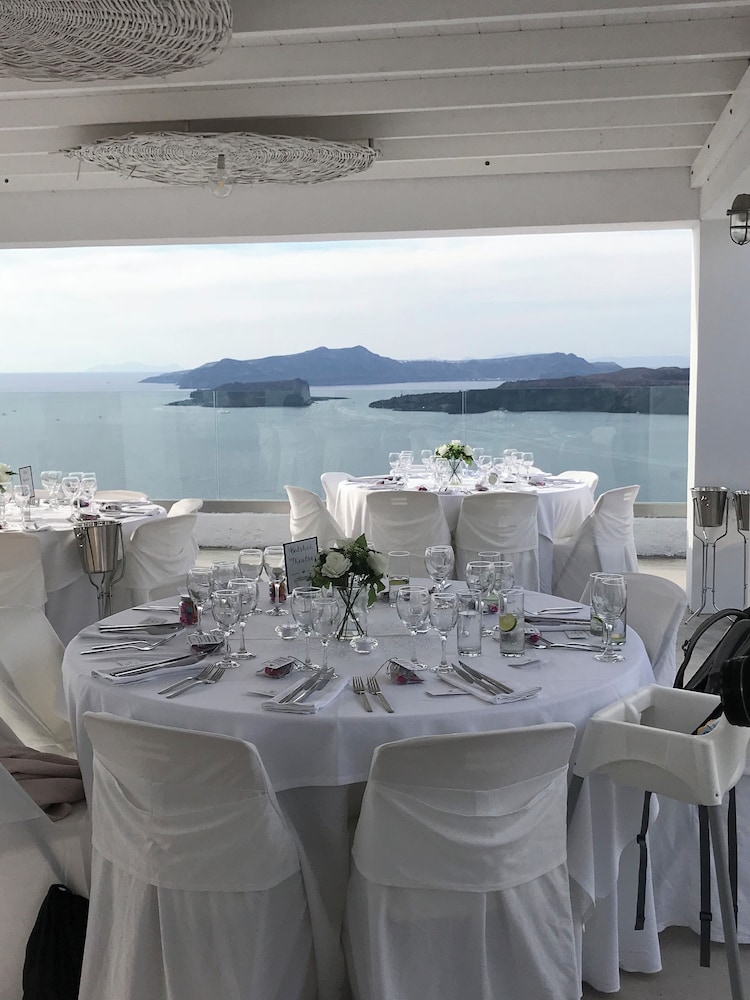 Caldera's Dolphin Suites — Restaurant & bars in Megalochori (Santorini), South Aegean